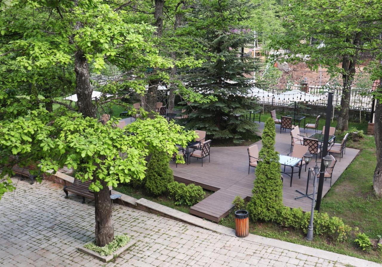 Splendor And Restaurant Villa *