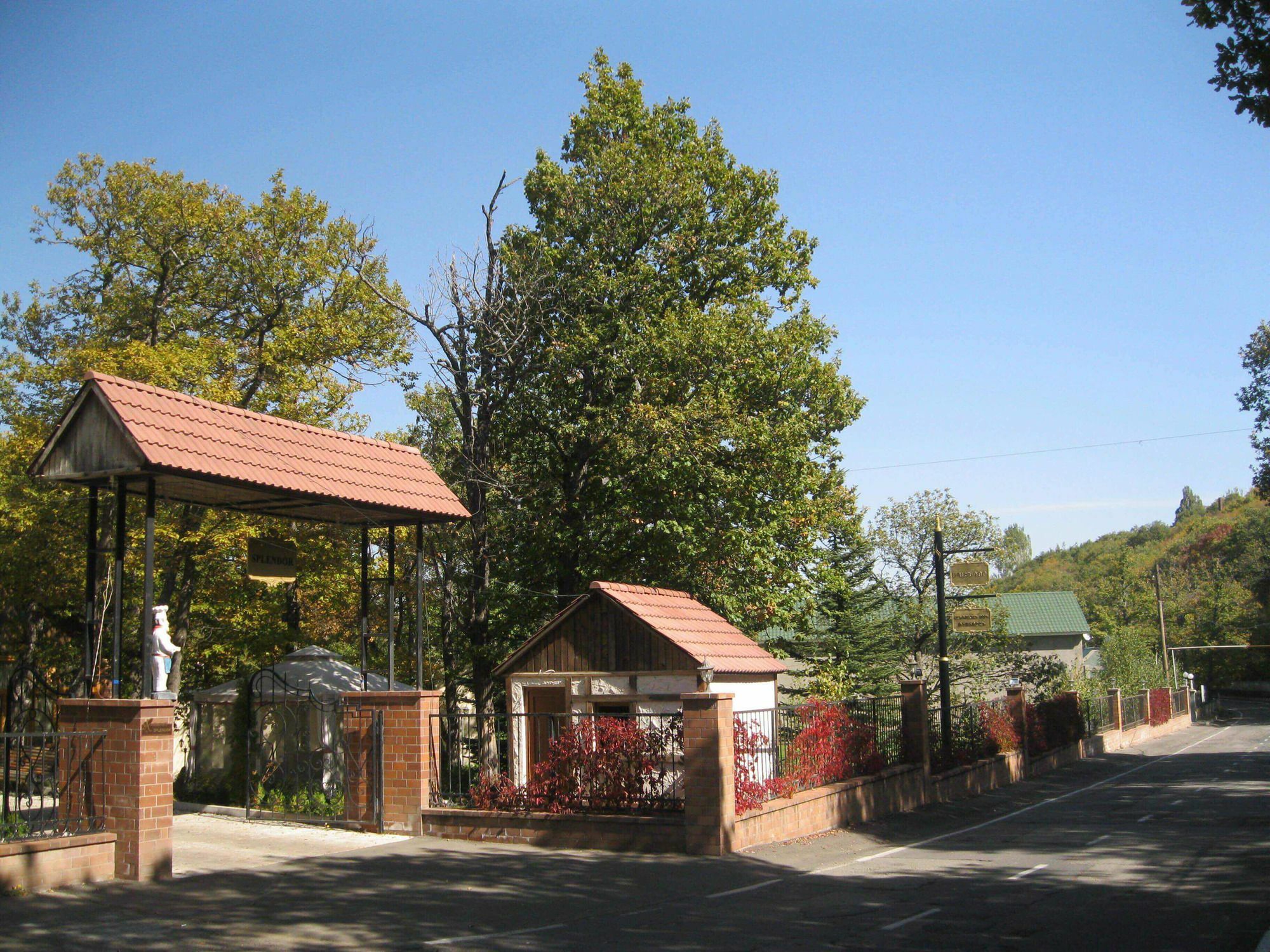 Splendor And Restaurant Villa