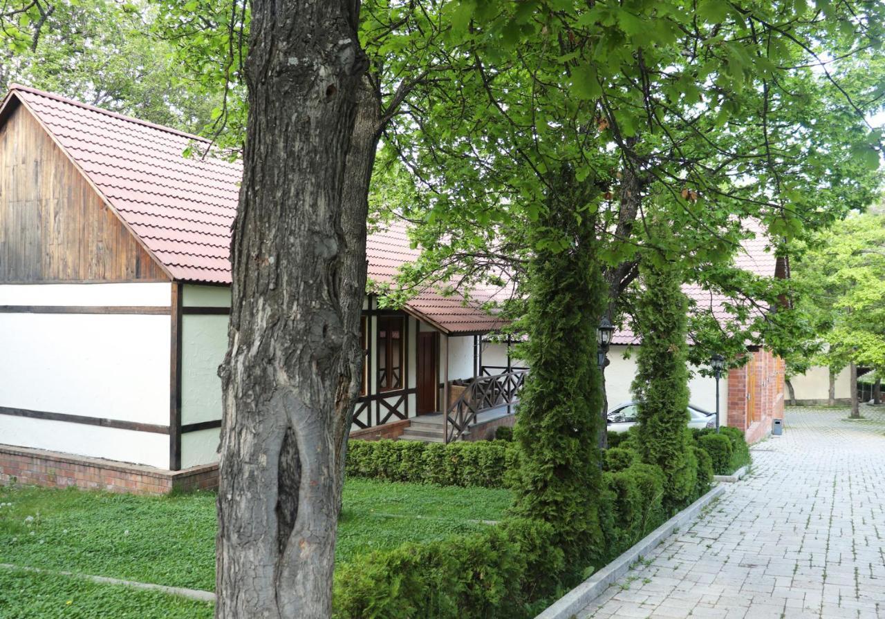 Splendor And Restaurant Villa